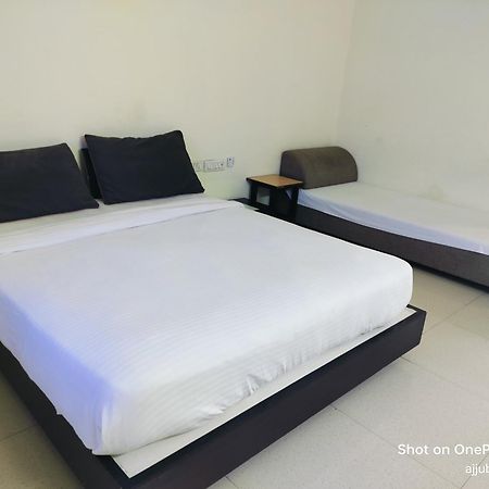 אחמדאבאד Hotel Sun N Step Club מראה חיצוני תמונה